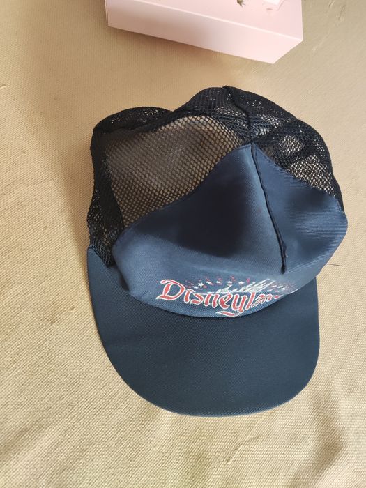 Kaszkiet czapka z daszkiem siateczką Disneyland