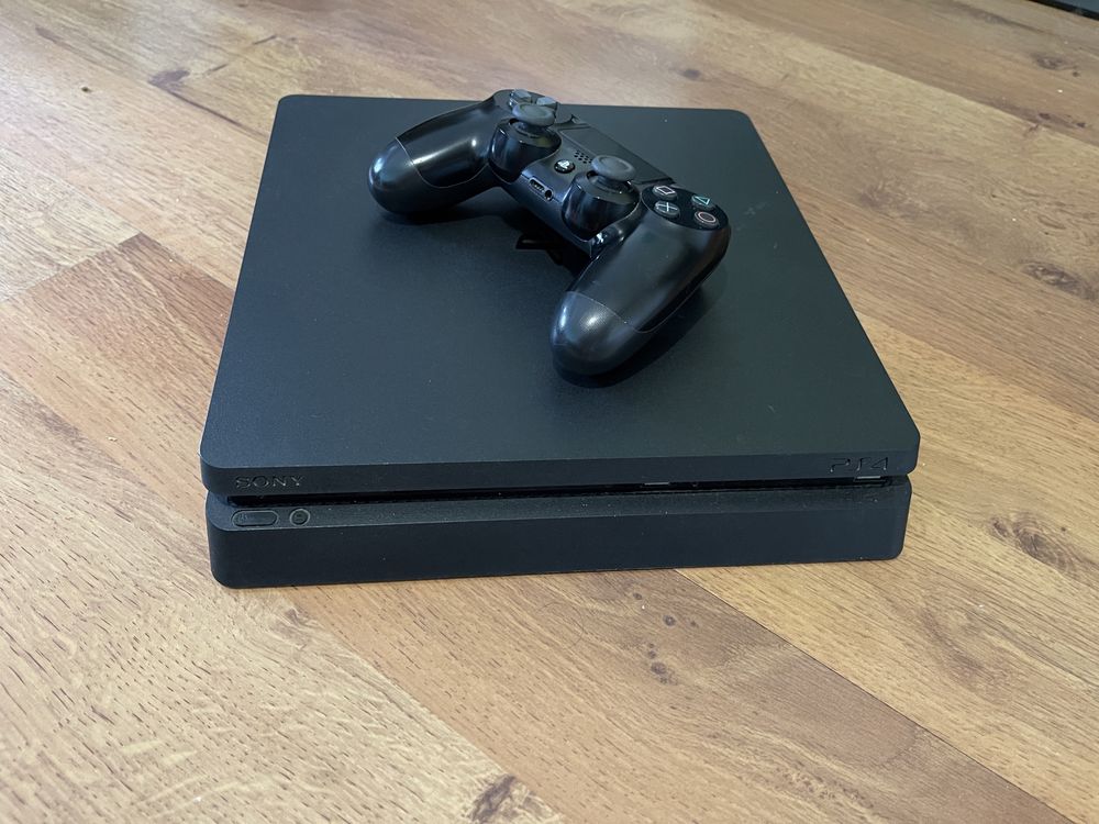 Playstation 4 Slim 1 Tb з Джойстиком