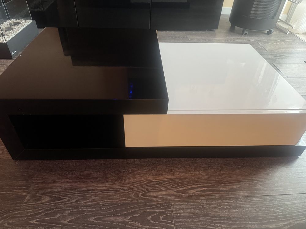 mesa de centro para sala com gaveta - cor preto e branco brilhante