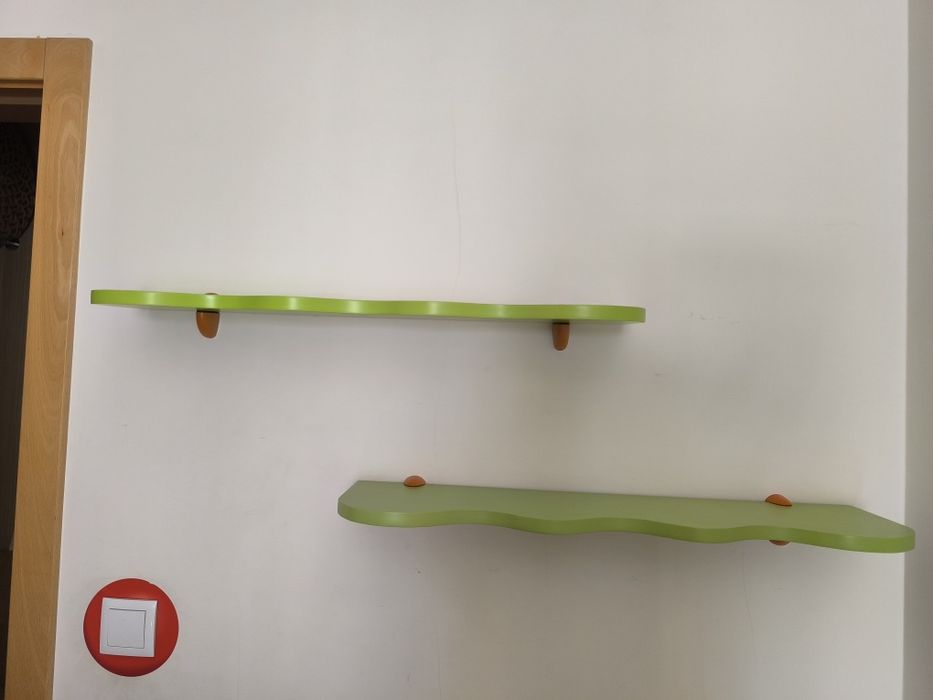 Prateleiras quarto criança