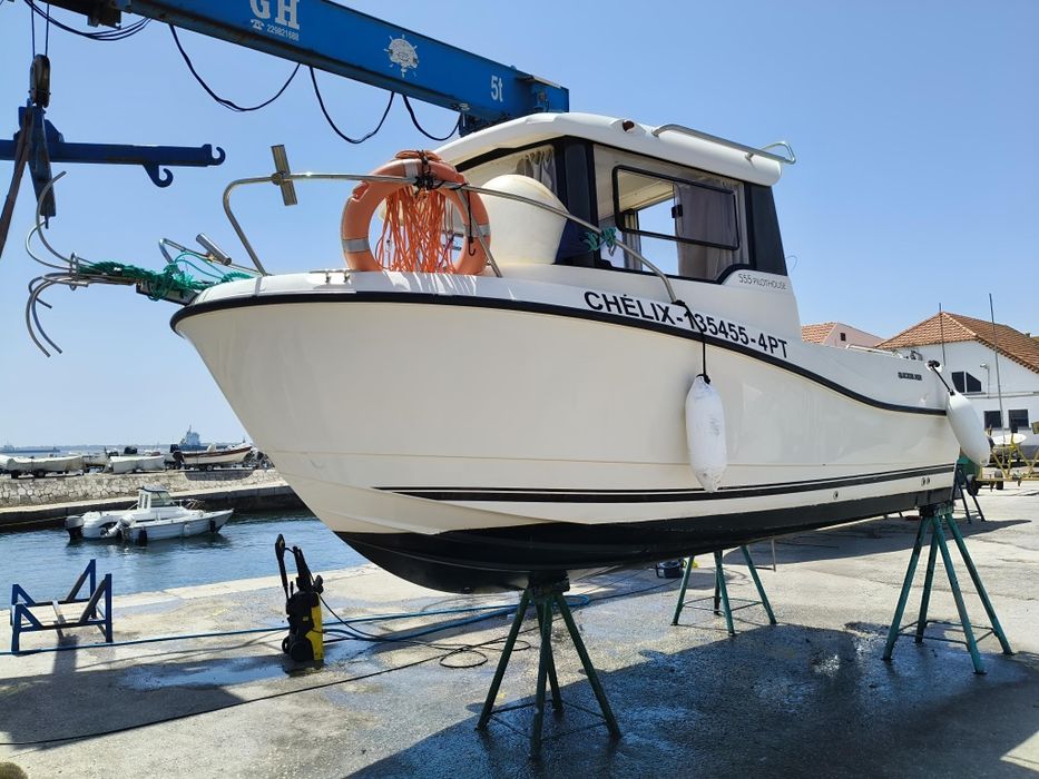 Vende se barco quicksilver 555 pilothouse, com mercury 115 de 2016