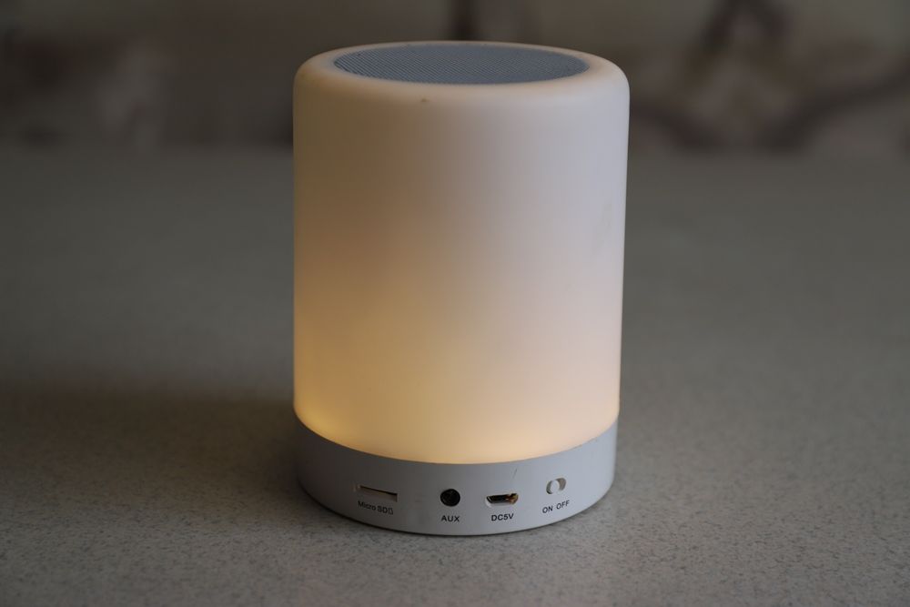 Smart lamp witch speaker