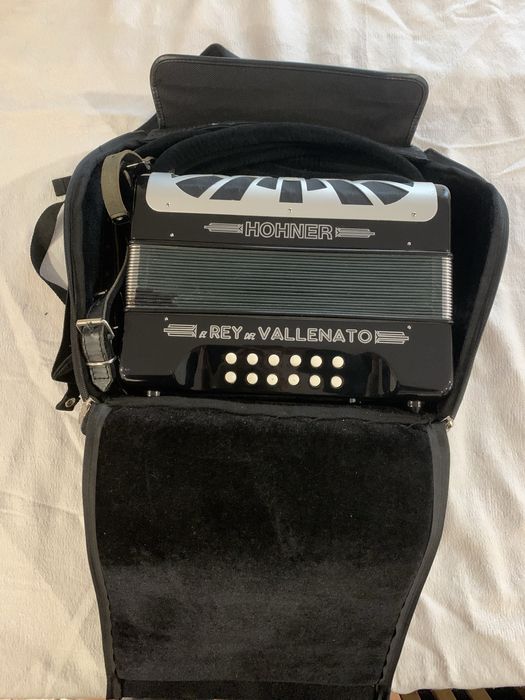 Concertina Hohner em Fá