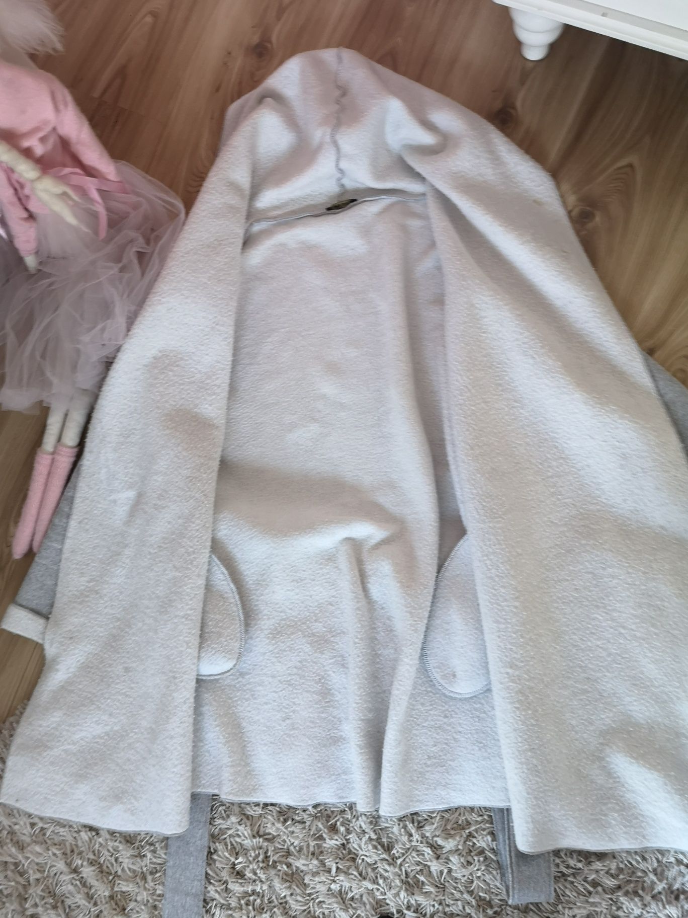 Kardigan sweter płaszczyk biało-szary szlafrokowy rozmiar M L