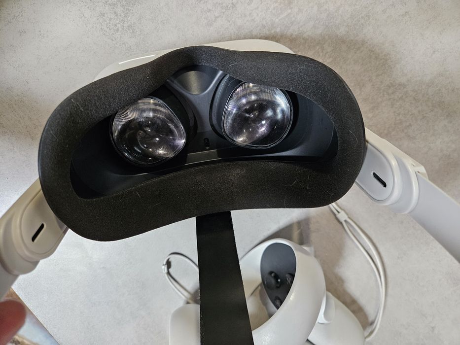Oculus Quest 2 meta + аксесуар окуляри віртуальної реальності