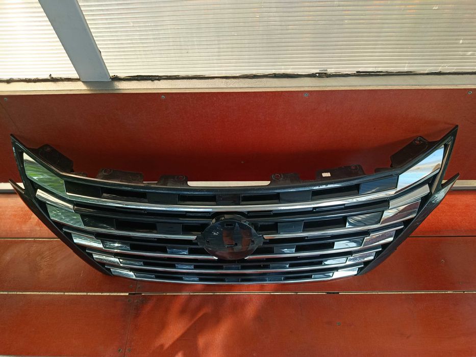 Передня решітка Nissan rogue t33, з 2024 р.