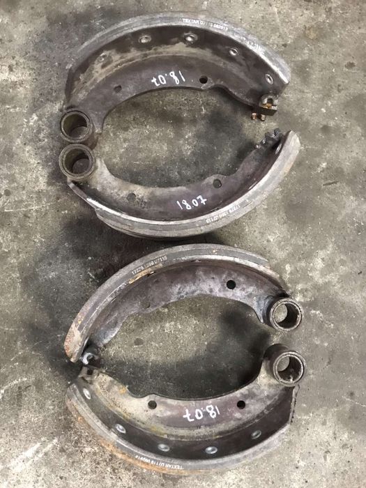 Колодки тормозні, накладки Мерседес 809, 814, 817 зад, перед