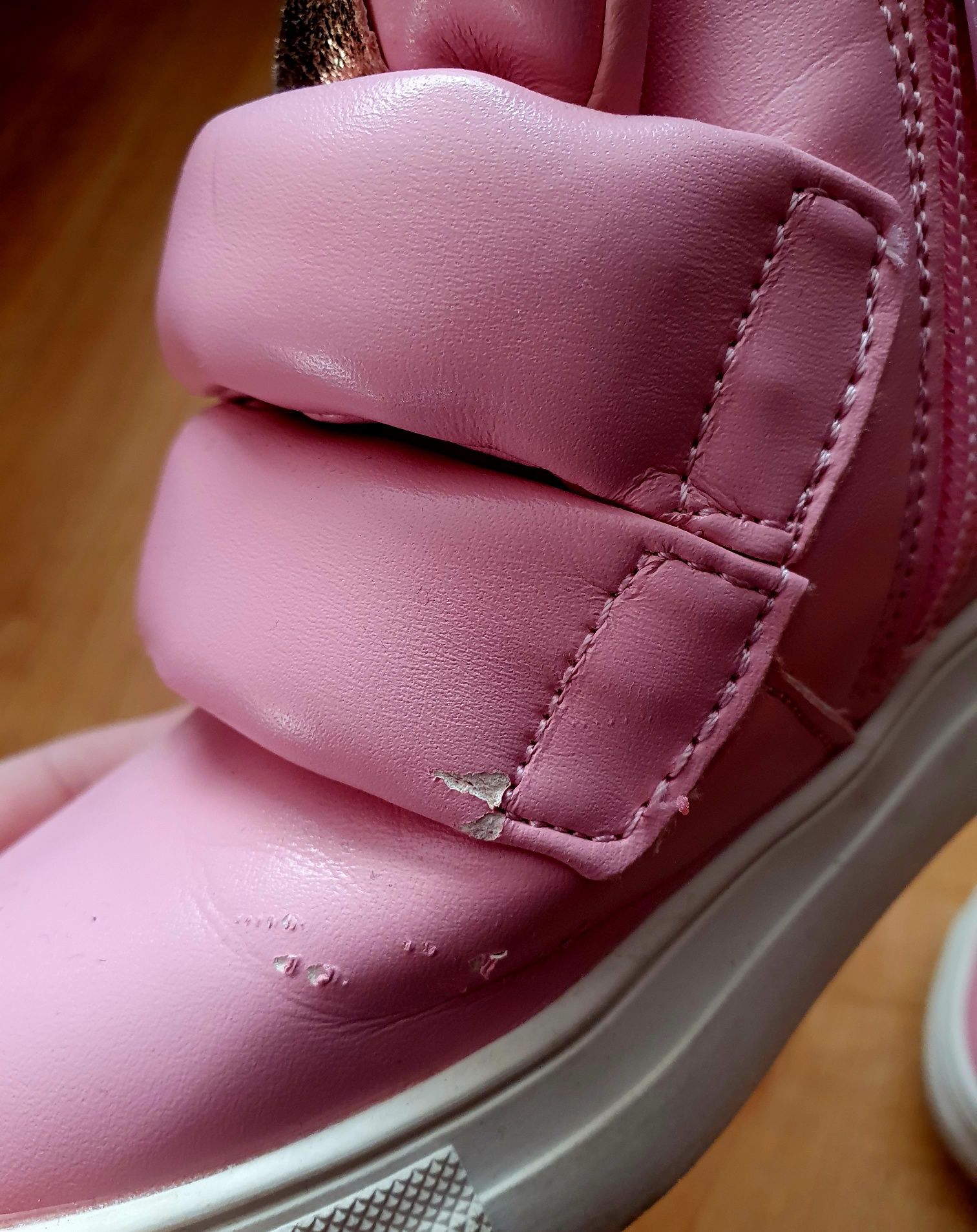 Różowe sneakersy