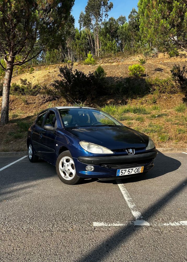 Peugeot 206 1.4 com A/C