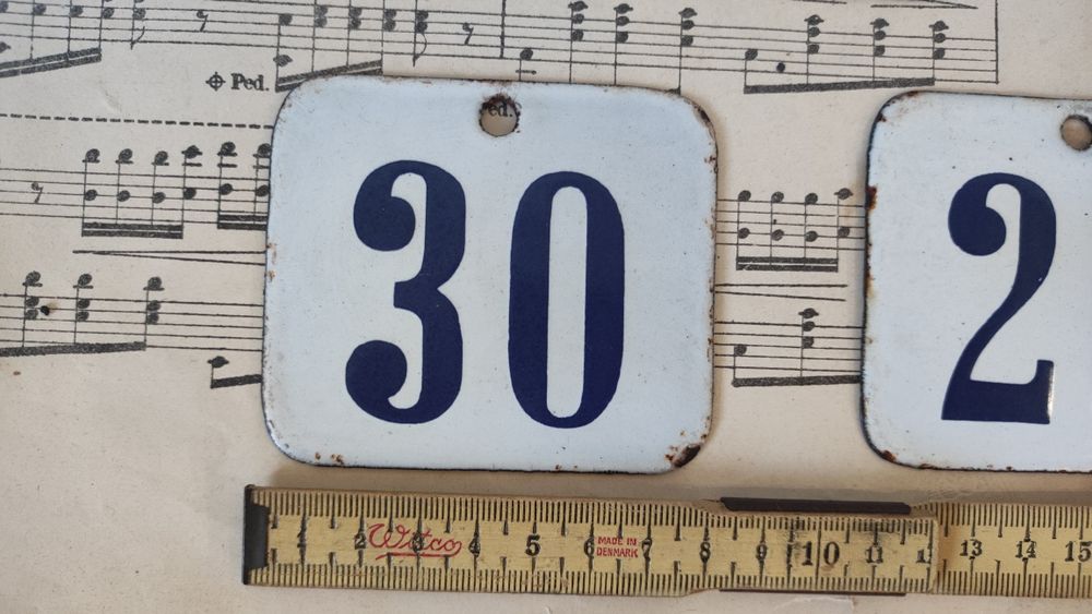 Números Esmaltados Antigos