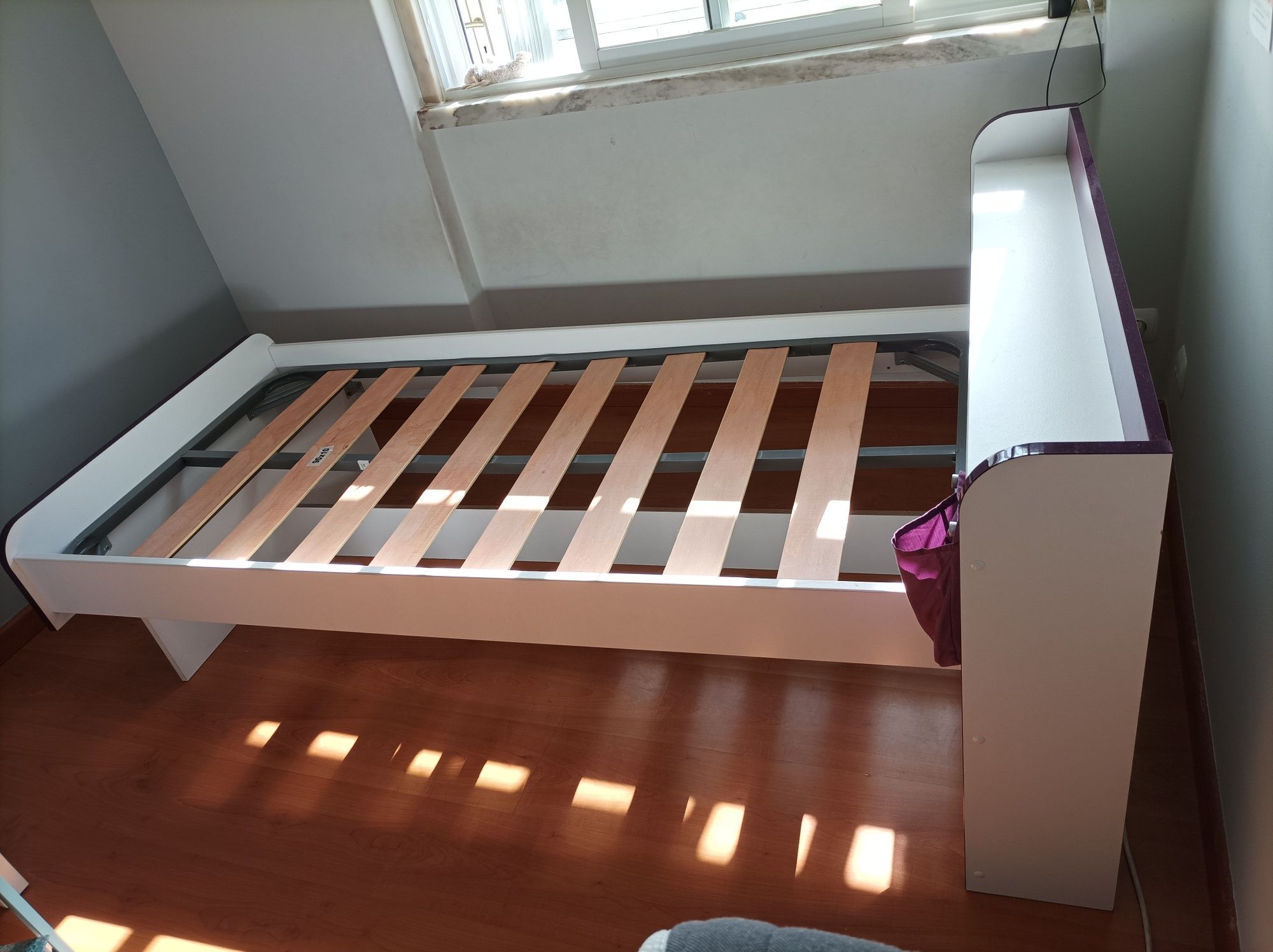 Cama 90x200 com estrado