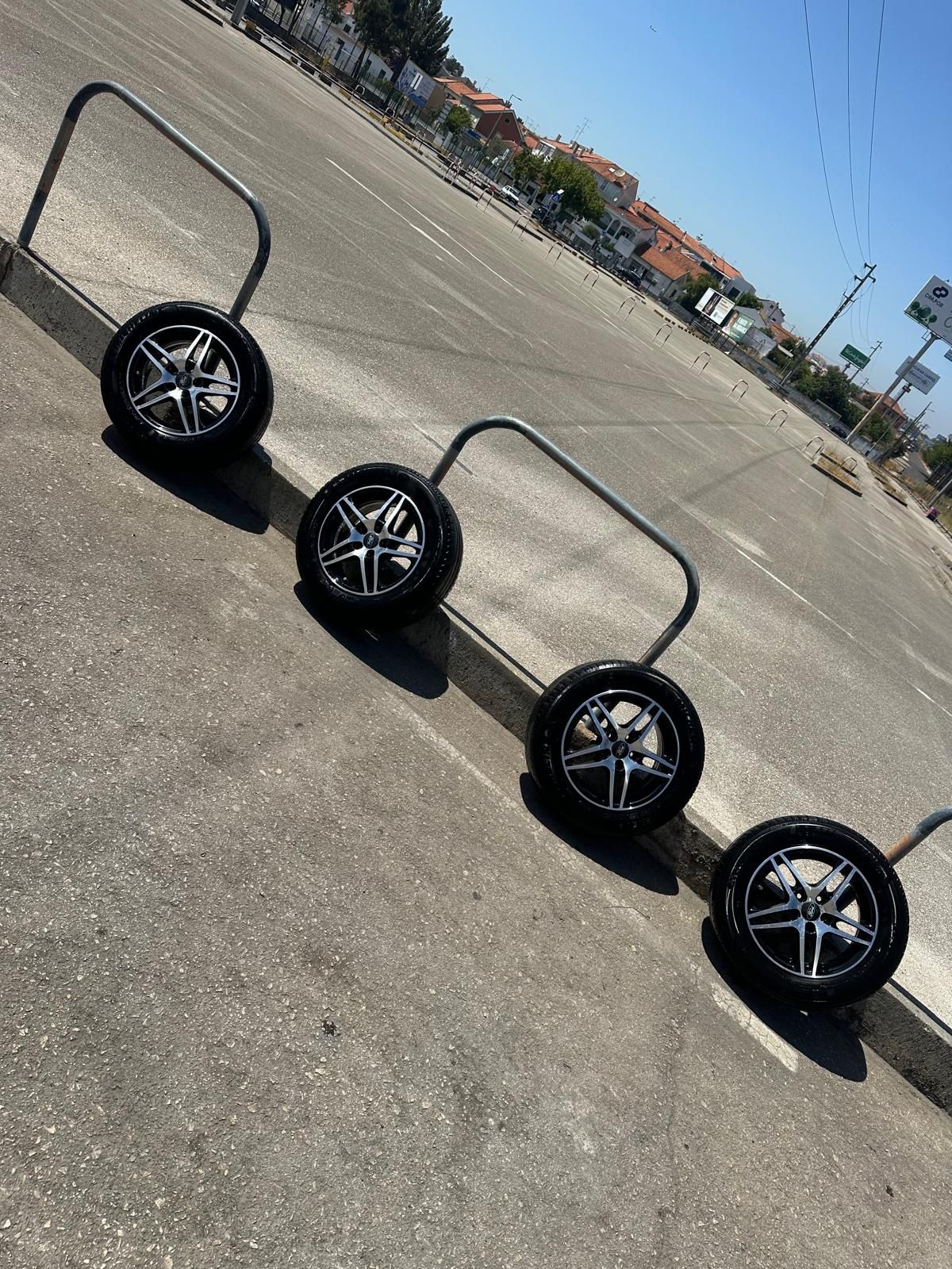 JANTE 15 5×108 com pneu 200€ interessados contactar através do número