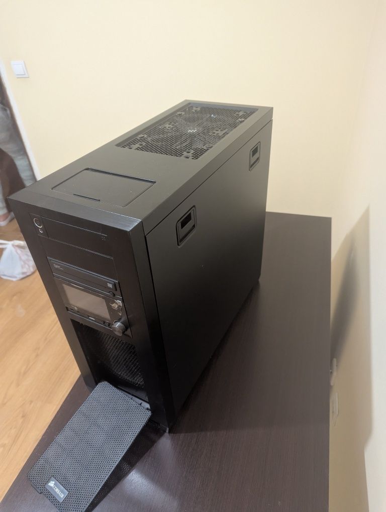 Caixa Corsair Obsidian 650d