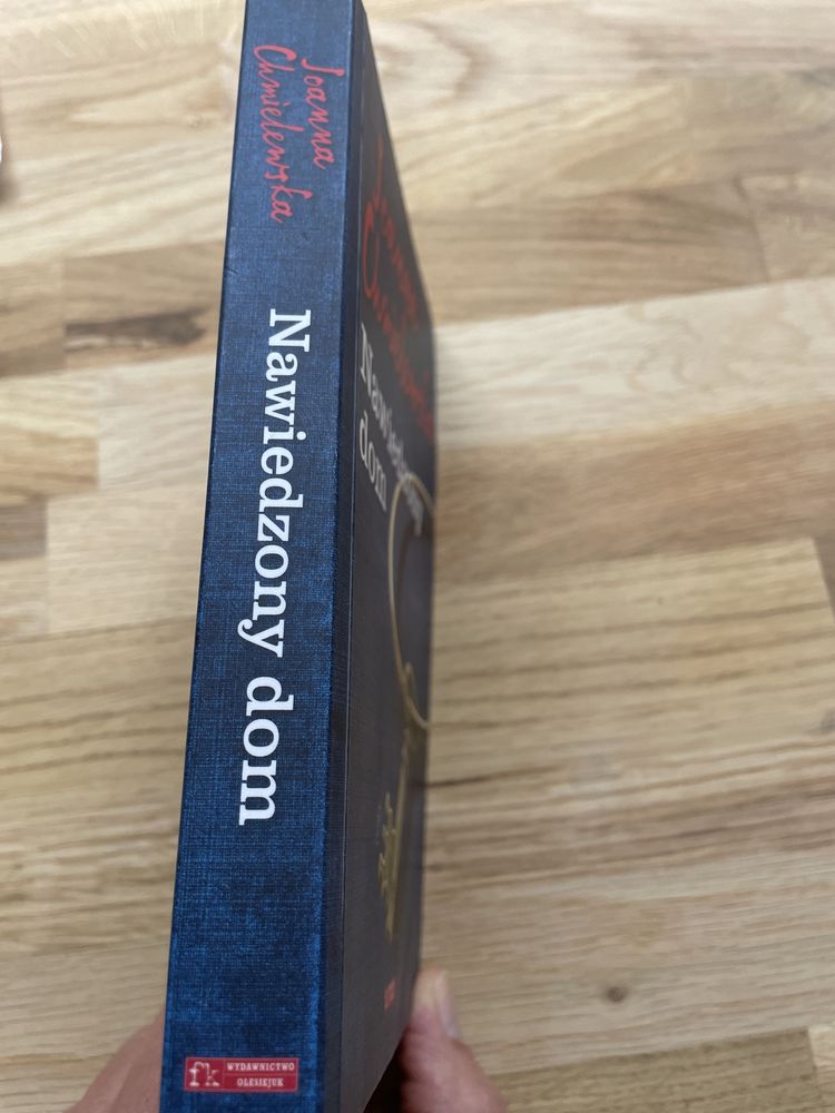J.  Chmielewska Nawiedzony dom