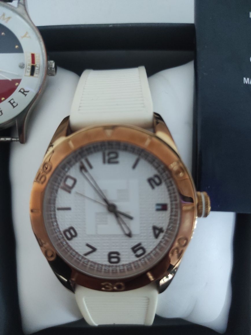 Tommy Hilfiger годинник