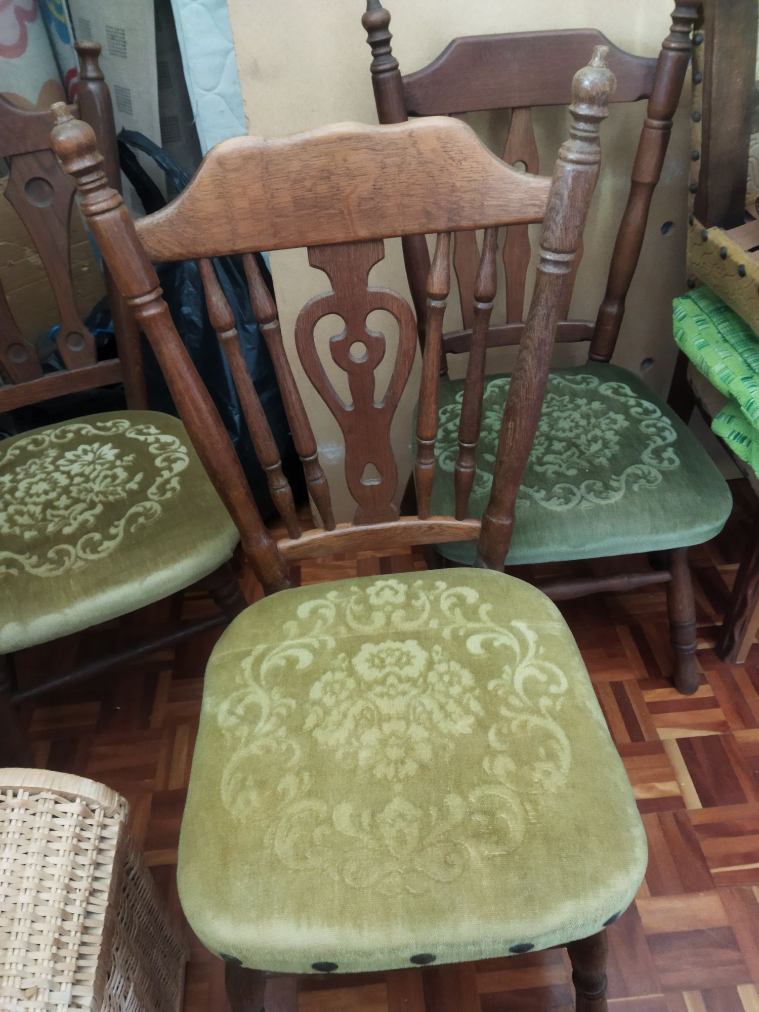 Cadeiras antigas como novas