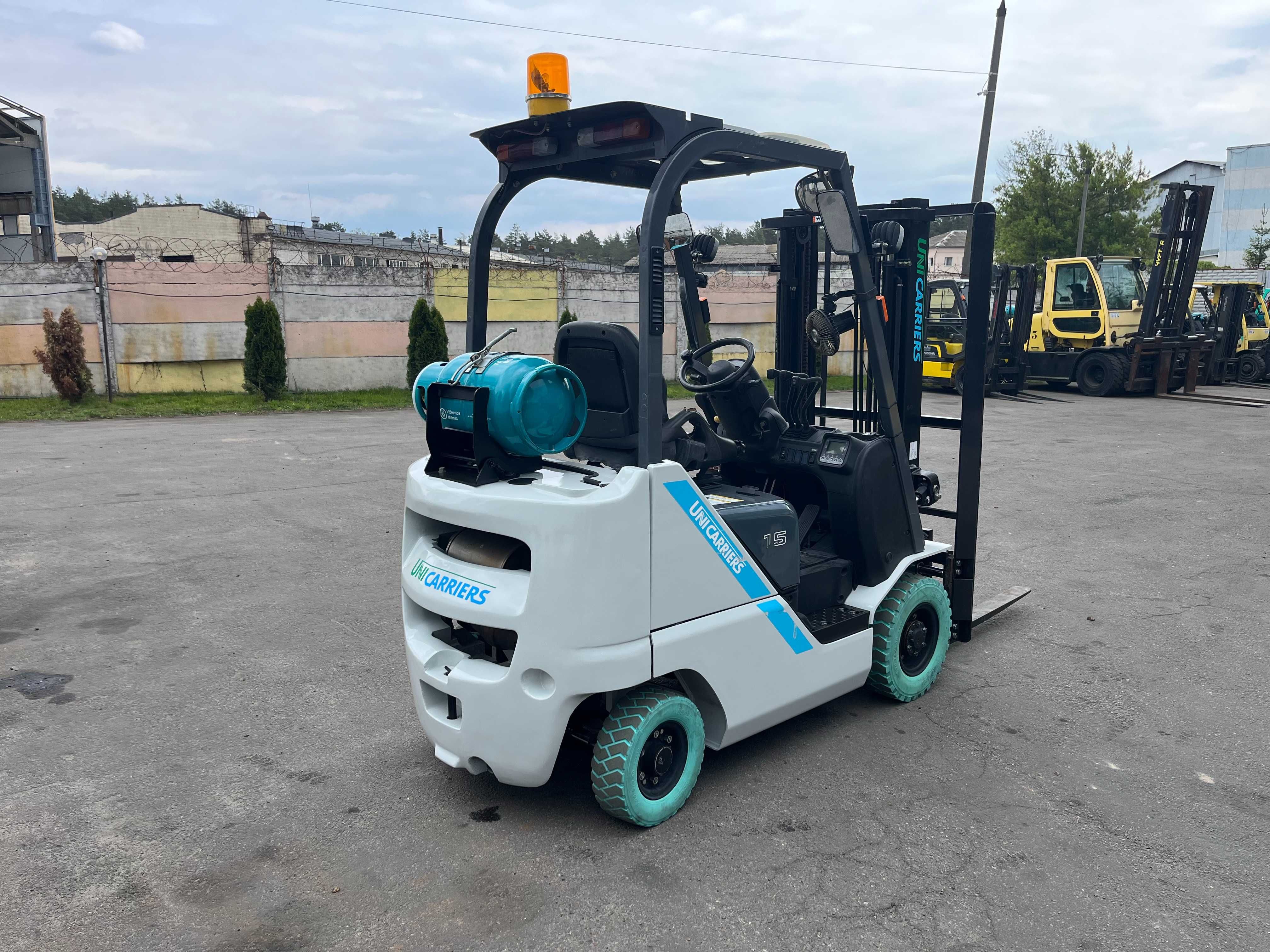 Навантажувач вилковий UNICARRIERS Nissan TCM FG15