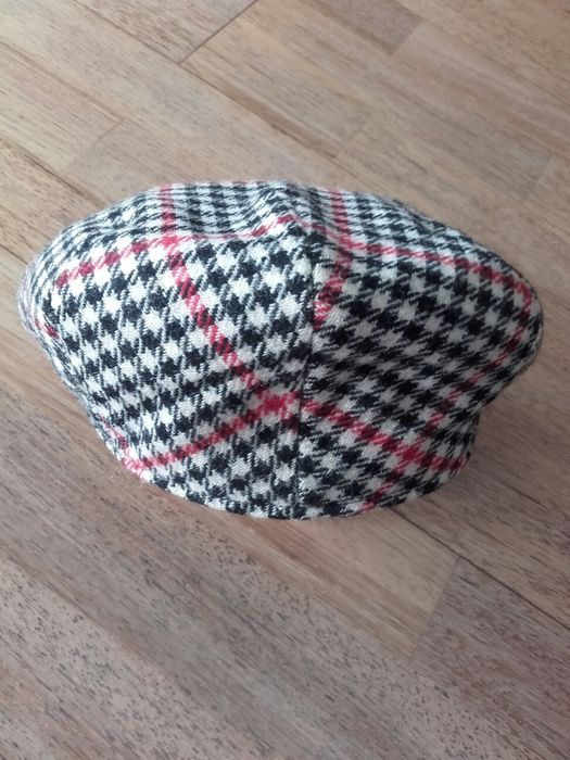 Kaszkiet Wigens wełniany .