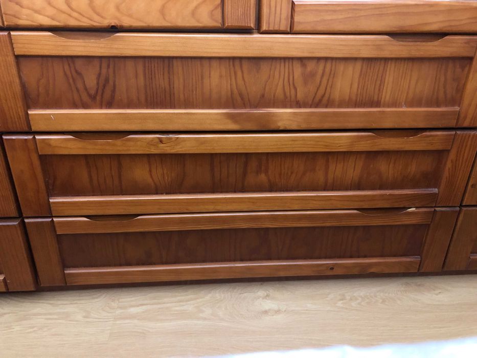 Roupeiro Elegante, Moderno e Como Novo! OPORTUNIDADE IMPERDÍVEL!