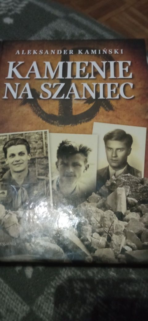 Książka kamienie na szaniec