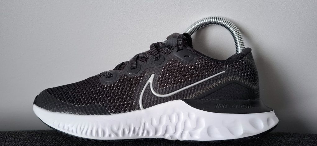 Nike Renew Run, damskie obuwie sportowe, adidasy, roz. 36,5