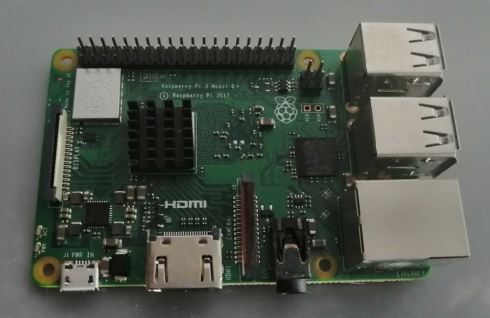 Raspberry PI 3B Plus 4CPU 1GB RAM + Ładowarka