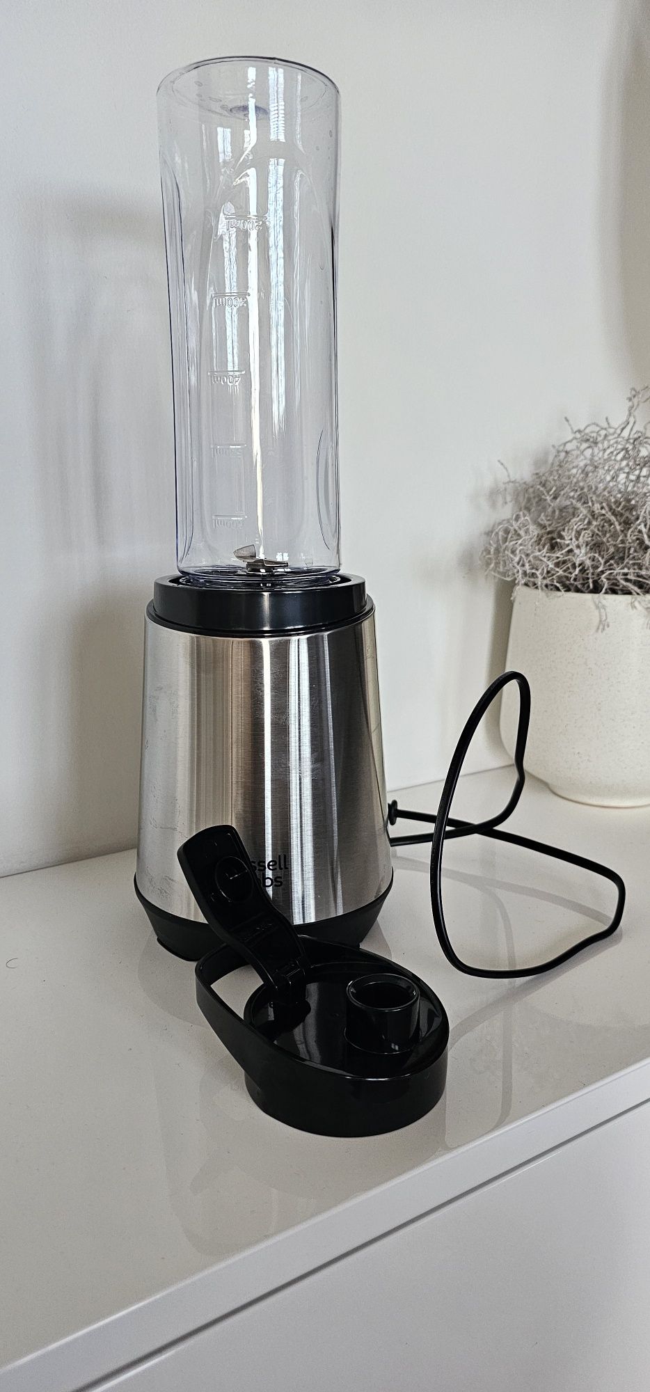 Nowy blender kilichowy z butelka Russell Hobbs