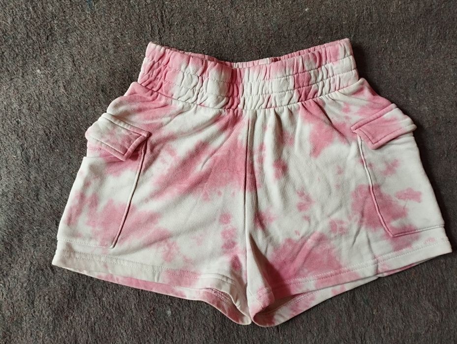 Тканеві рожеві літні шорти на дівчинку.