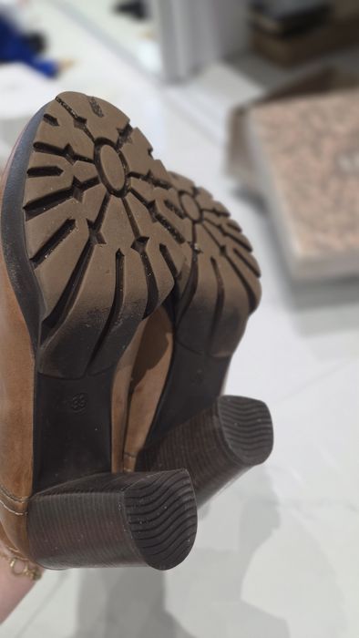 Botki trzewiki na obcasie lasocki skórzane z komuszkiem ocieplane beż