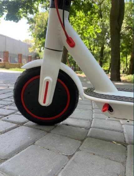 Розпродаж Електросамокатів Xiaomi Electric Scooter До 30км/час