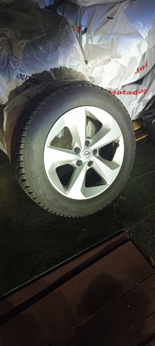 Koła 17/215/60 Nissan  zimowe opony  felgi aluminiowe
