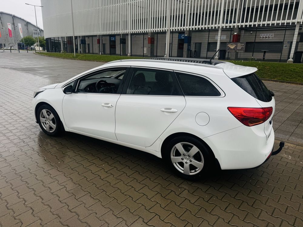 Kia Ceed 1.6 CRDi 128KM * 2015r. * Panorama * Kamera * Xenon * Navi *