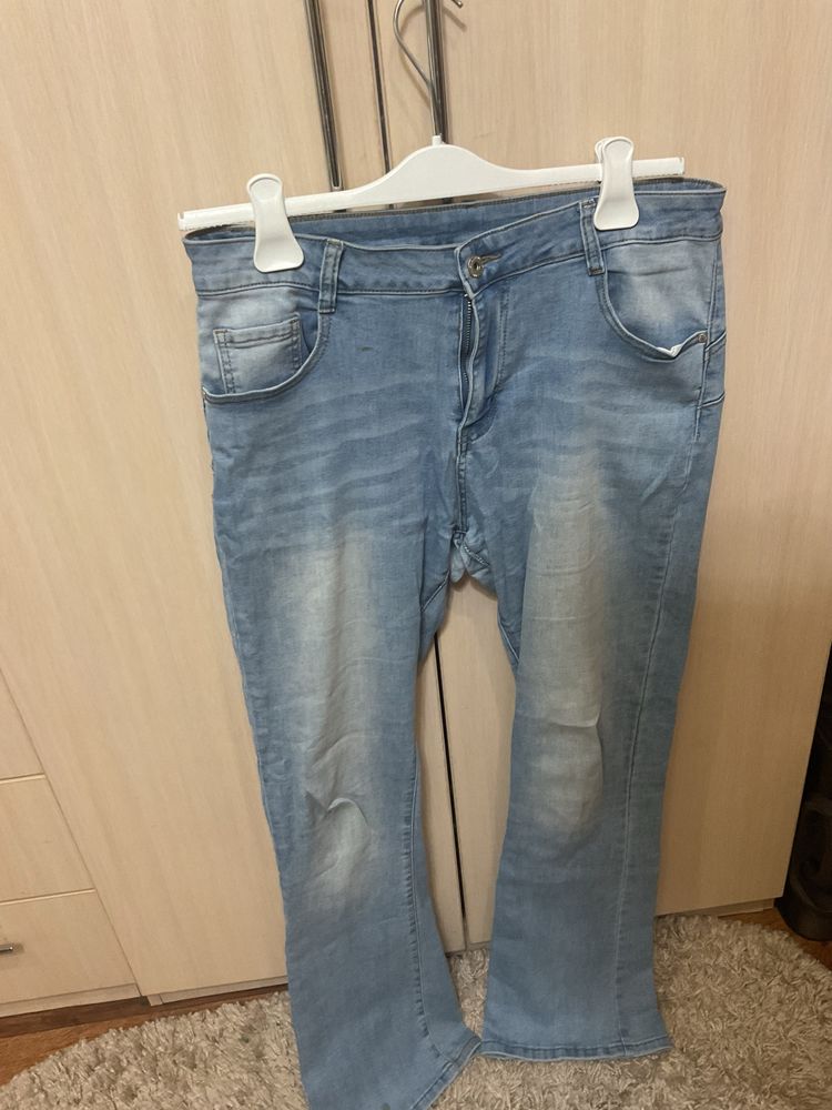Отдаю женские вещи