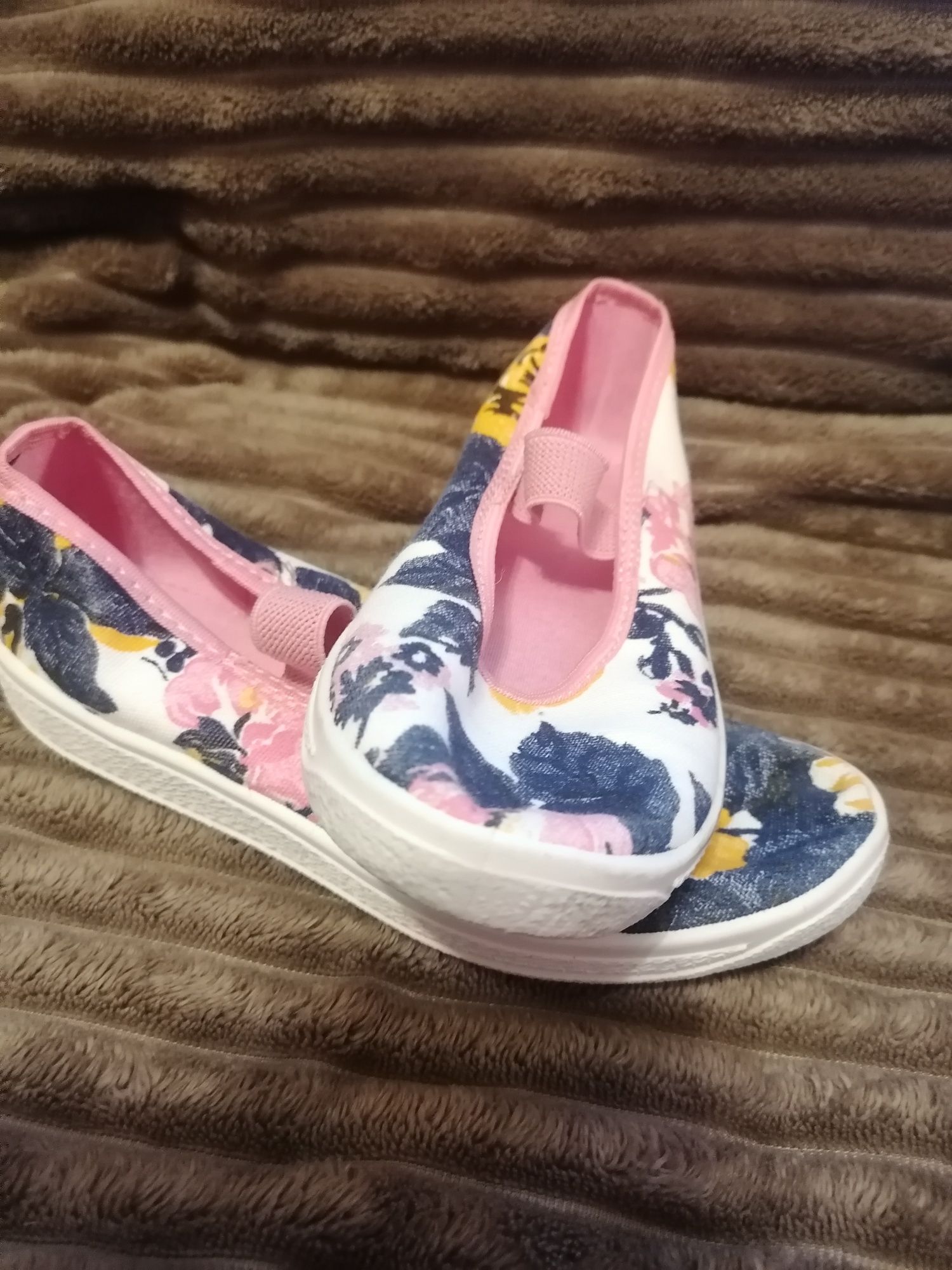 Обувь для девочек тканевые новые туфли для сада