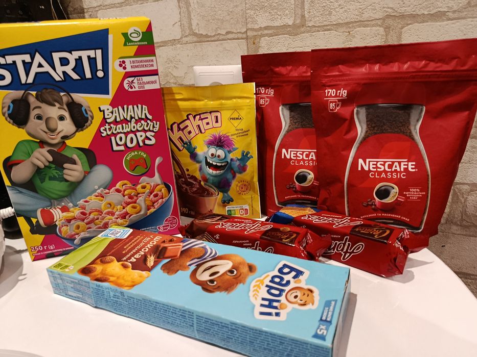 Продуктовий набір(кава розчинна 340гр,какао та солодощі)ціна за все