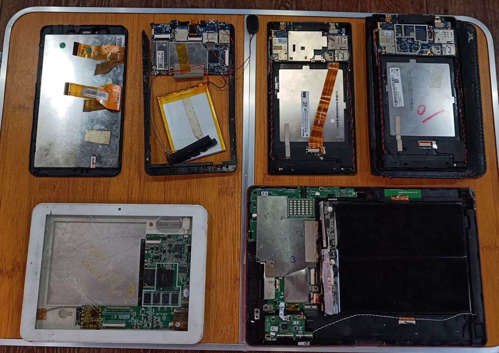 Лот планшетів на запчастини irbis, nomi, Lenovo, cross, Fujitsu
