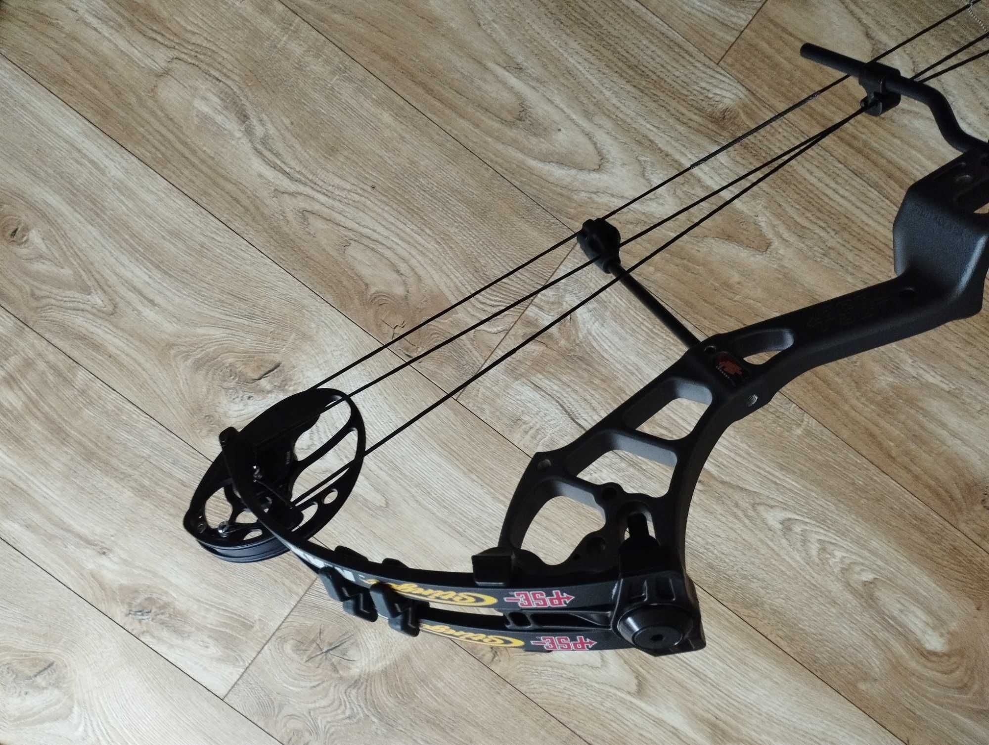PSE Stinger 70 lbs luk bloczkowy (hunting bow)