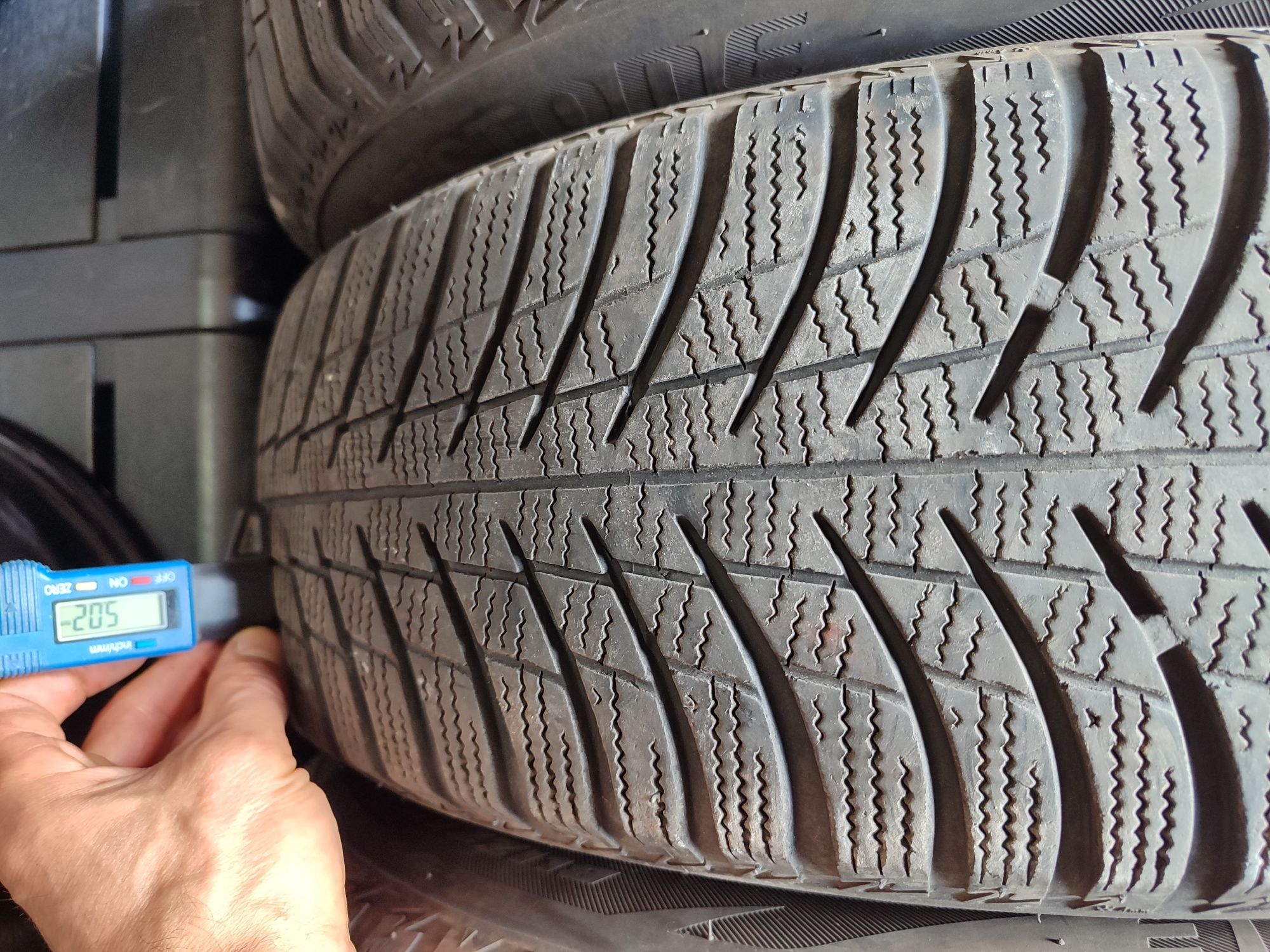 Резина зима 195.65.15 bridgestone