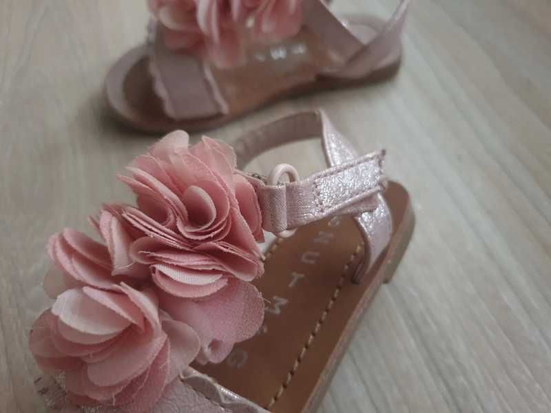 Różowe wizytowe buty nutmeg 20, sandałki dziewczęce