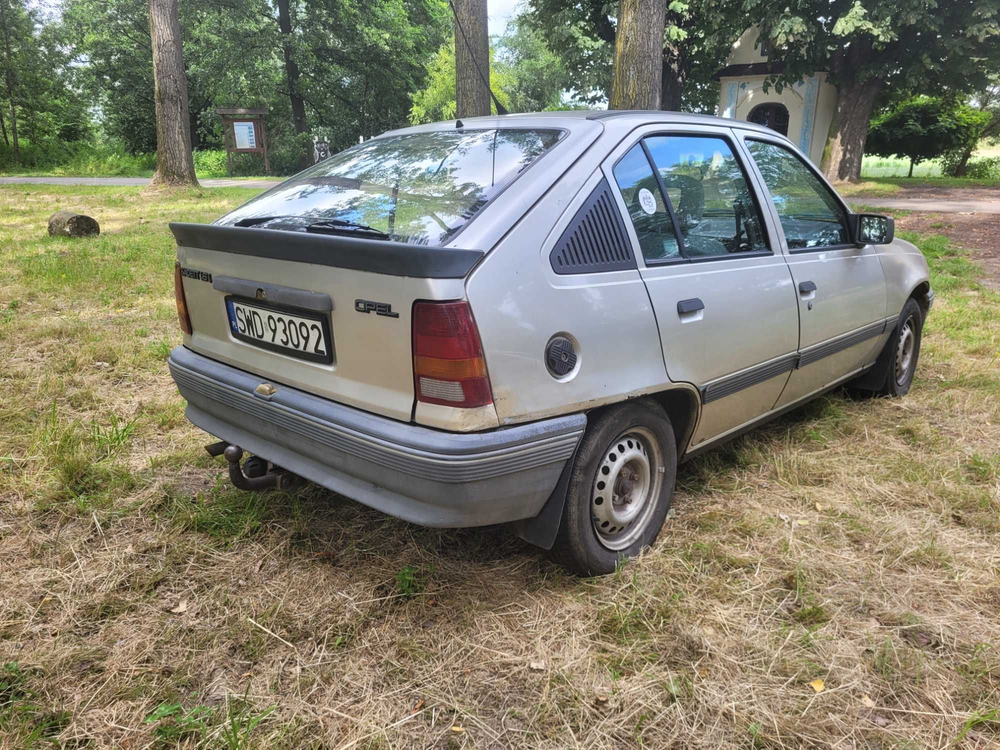 Opel Kadett E, 1.6i