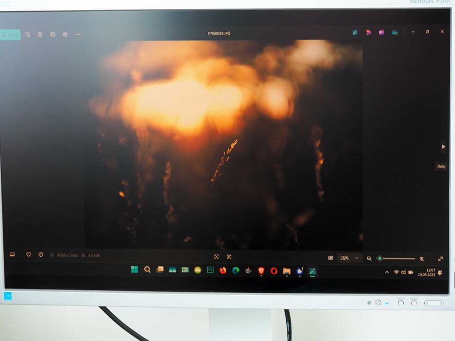 Monitor graficzny NEC P242W – 24” IPS, stan bardzo dobry + Gratis