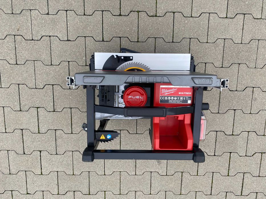Stołowa pilarka tarczowa MILWAUKEE M18 FTS210 – stan idealny