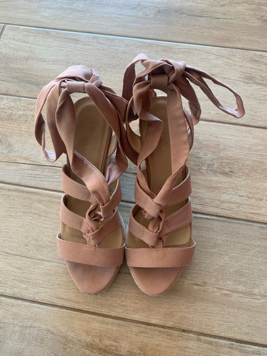 Słomkowe koturny 39 New Look