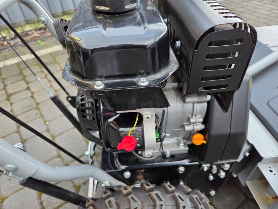 zamiatarka STIGA, pług, zbiornik do zamiatarki