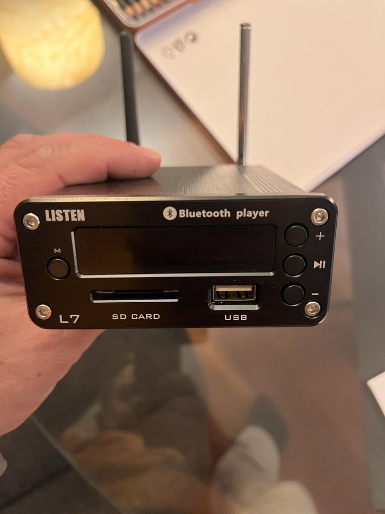 Receptor FM e Bluetooth