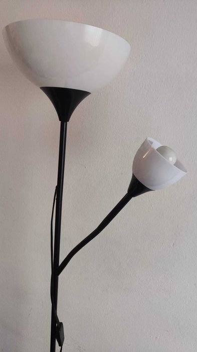 Candeeiro IKEA TAGARP preto duas lâmpadas