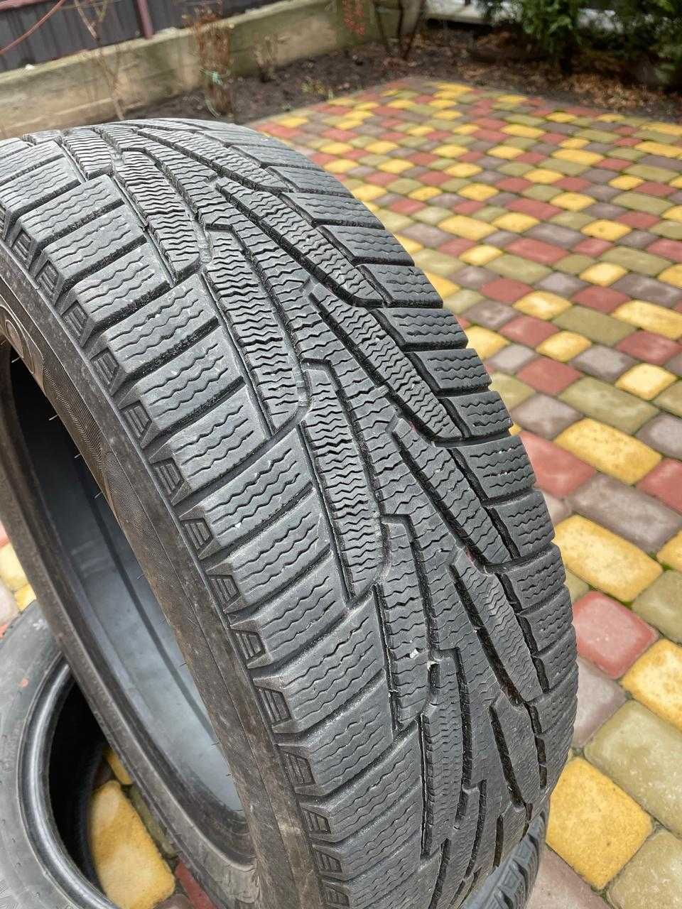 Зимові шини KUMHO I'ZEN KW31 (комплект) 215/60R 17 96R