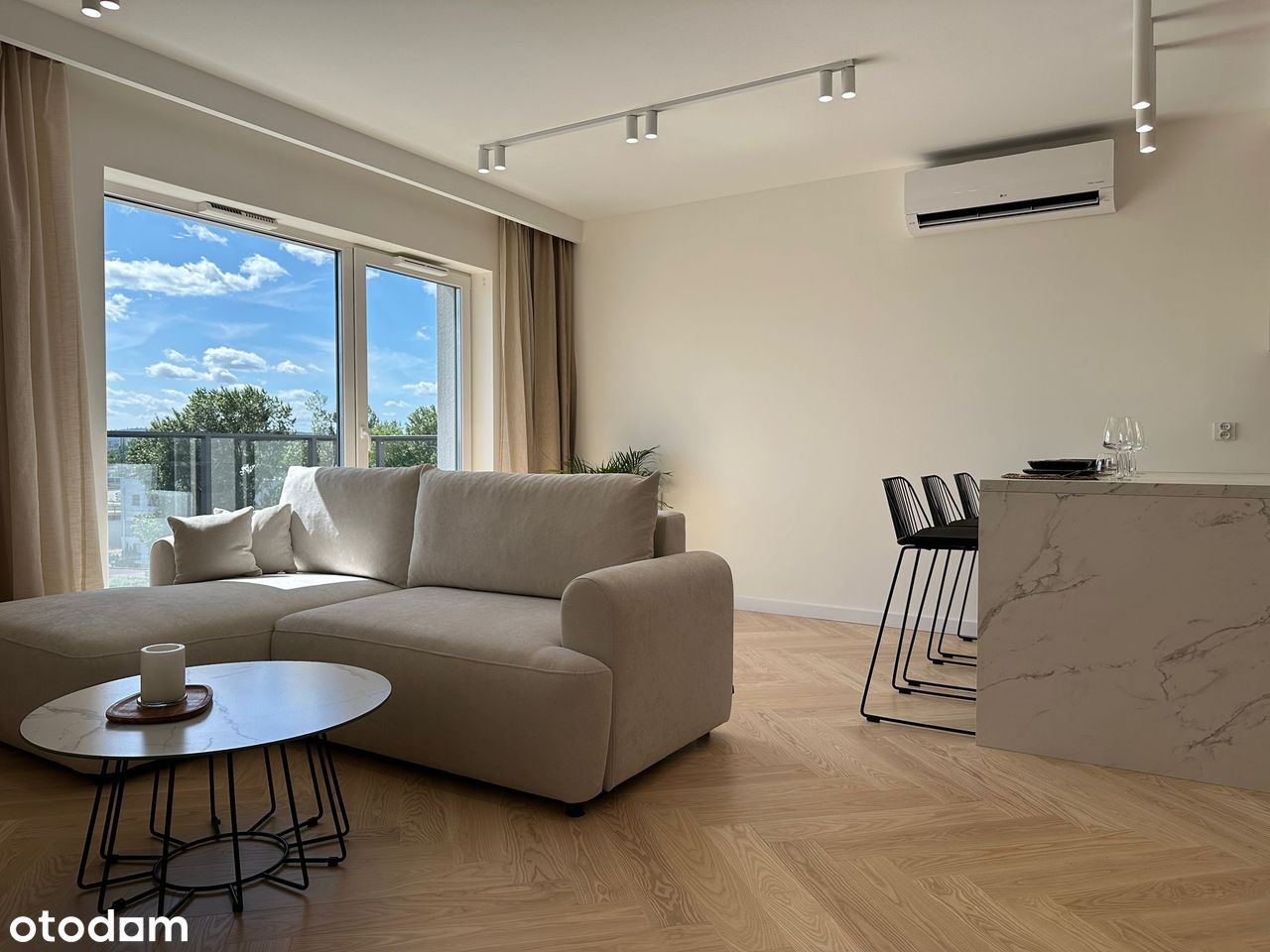 Przestronne, 2 pokoje, balkon, klimatyzacja, miejsce w hali garażowej