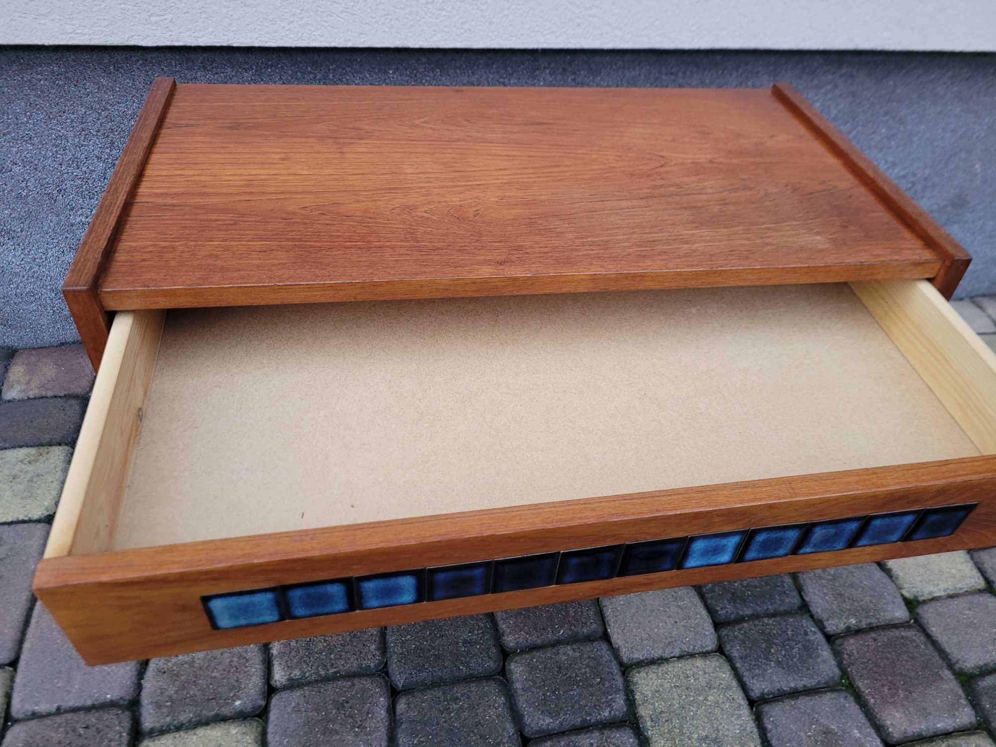 Duńska komoda z teaku z kafelkami ceramicznymi, lata 60 Tekowa