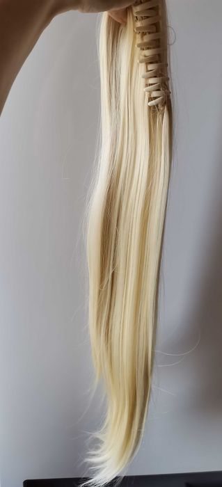 Doczepiany kucyk treska blond 60 cm